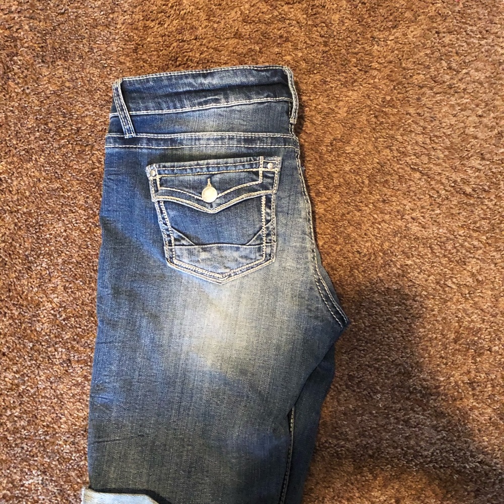 Buckles women’s Daytrip Virgo Bermuda Jean shorts